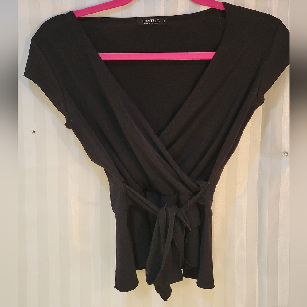 Hiates Black cross body tie waist womens top